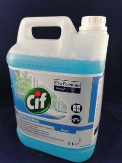 Diversey Cif Pro Formula за стъкла и твърди лъскави повърхности 5л